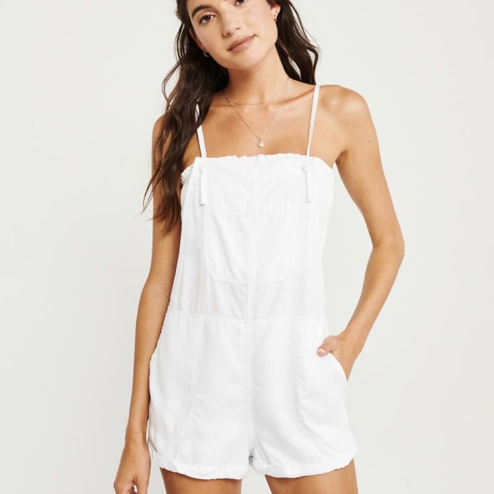 NWT Abercrombie and Fitch overall romper